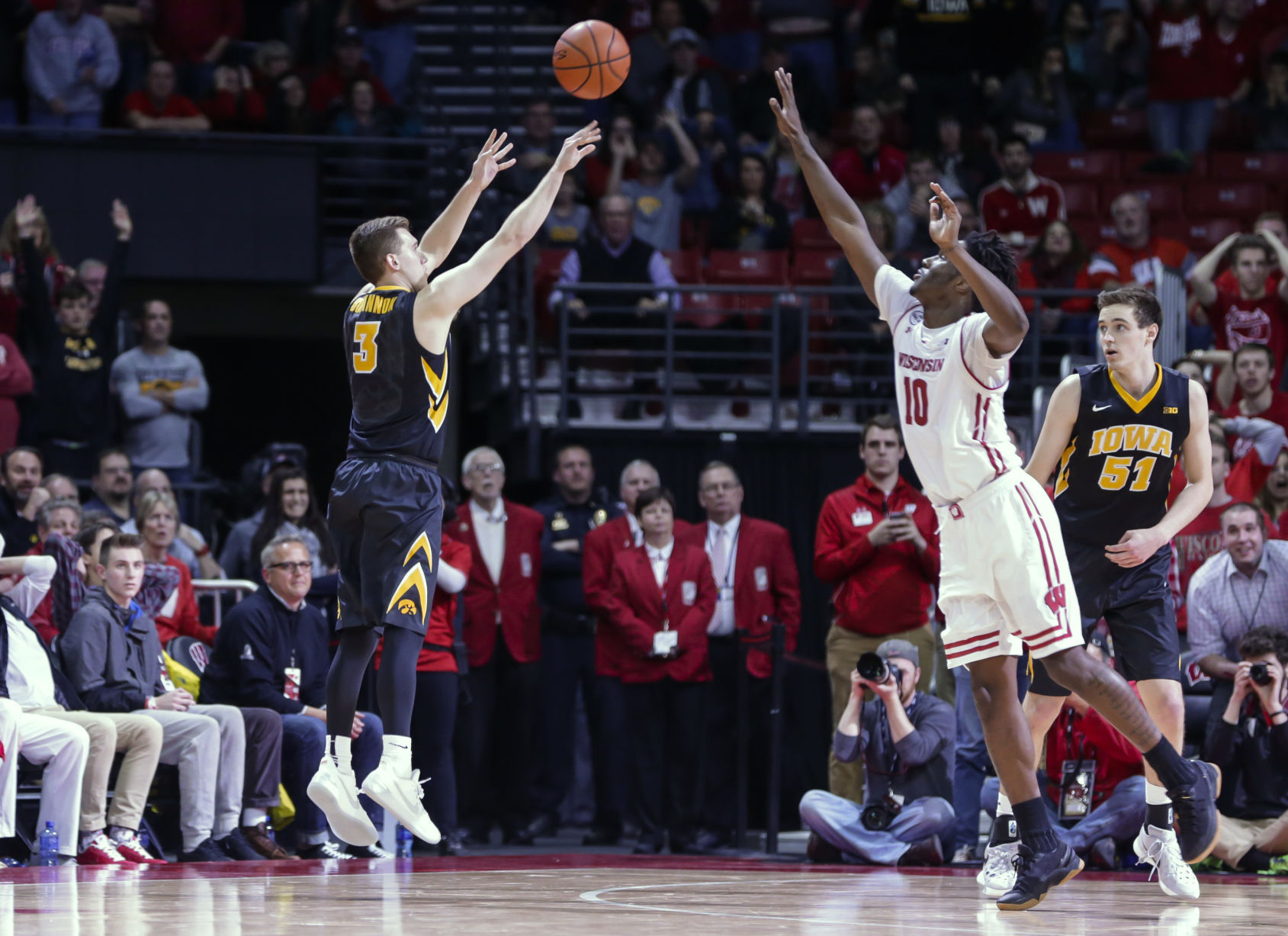 Iowa Wisconsin Basketball